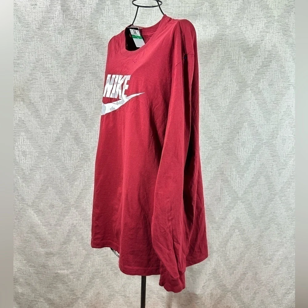 The Nike Tee burgundy long sleeve with camo logo size XL